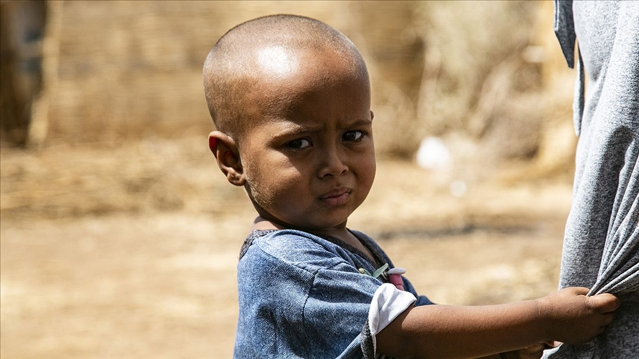 UNICEF: Sudan'da 3 milyon çocuk yerinden edildi