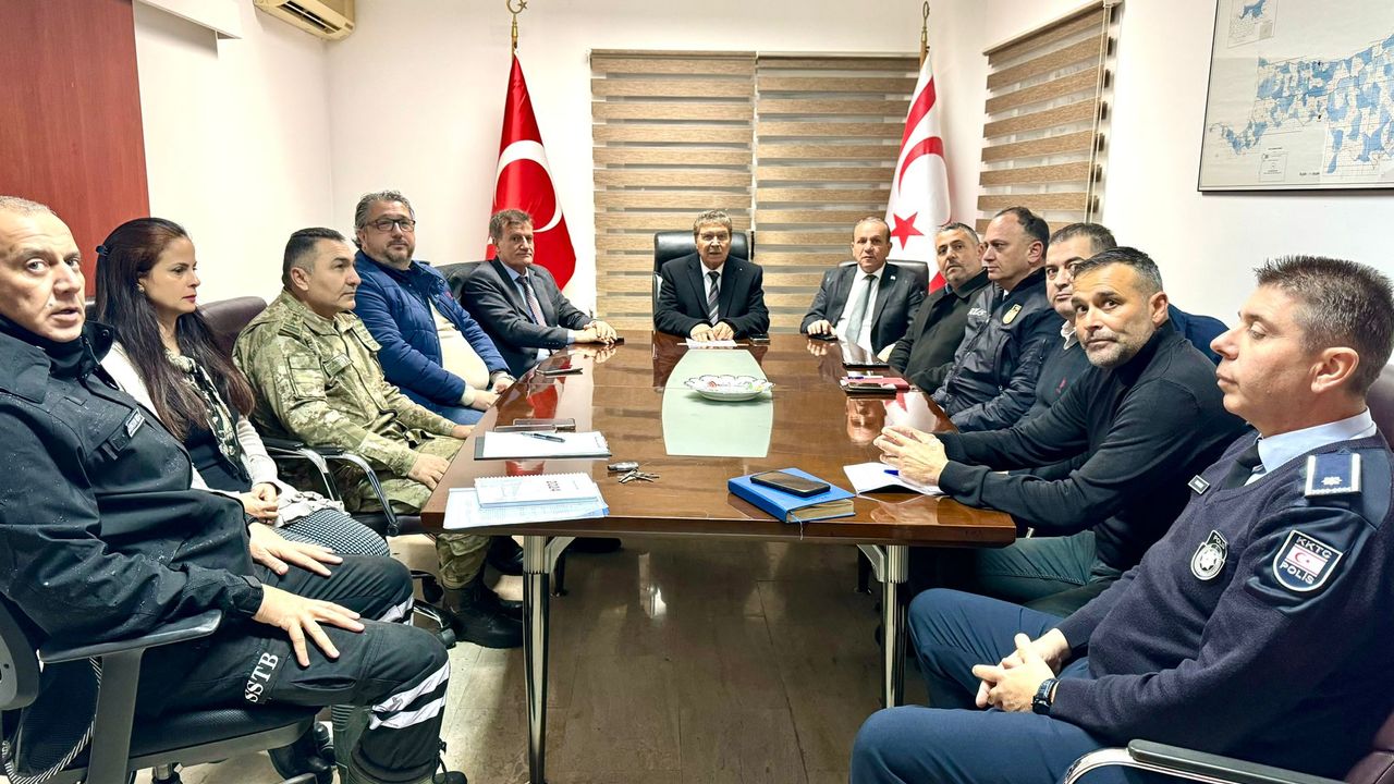 Başbakan Üstel, Girne İlçe Emniyet Kurulu toplantısına başkanlık etti