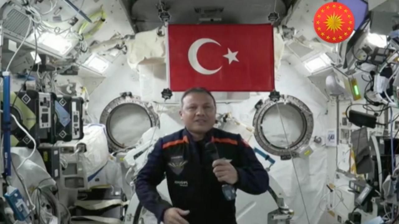 Gezeravcı'yı taşıyan Uluslararası Uzay İstasyonu Türkiye'nin üzerinden geçti