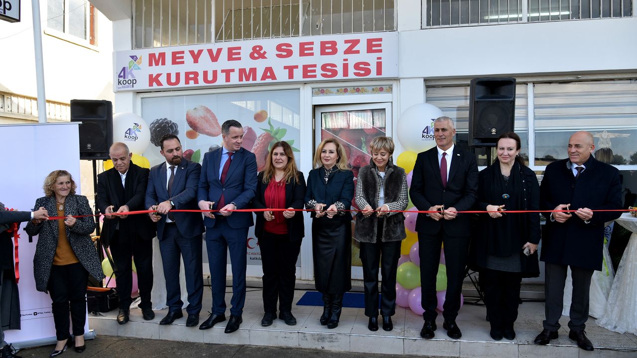 KKTC’nin ilk meyve-sebze kurutma tesisi Yeşilyurt’ta açıldı