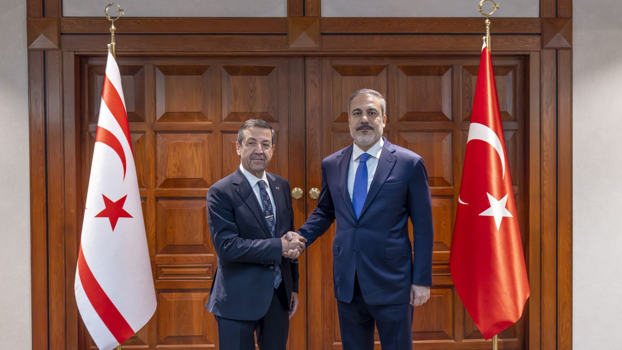 Dışişleri Bakanı Ertuğruloğlu Ankara'da TC Dışişleri Bakanı Fidan ile görüştü