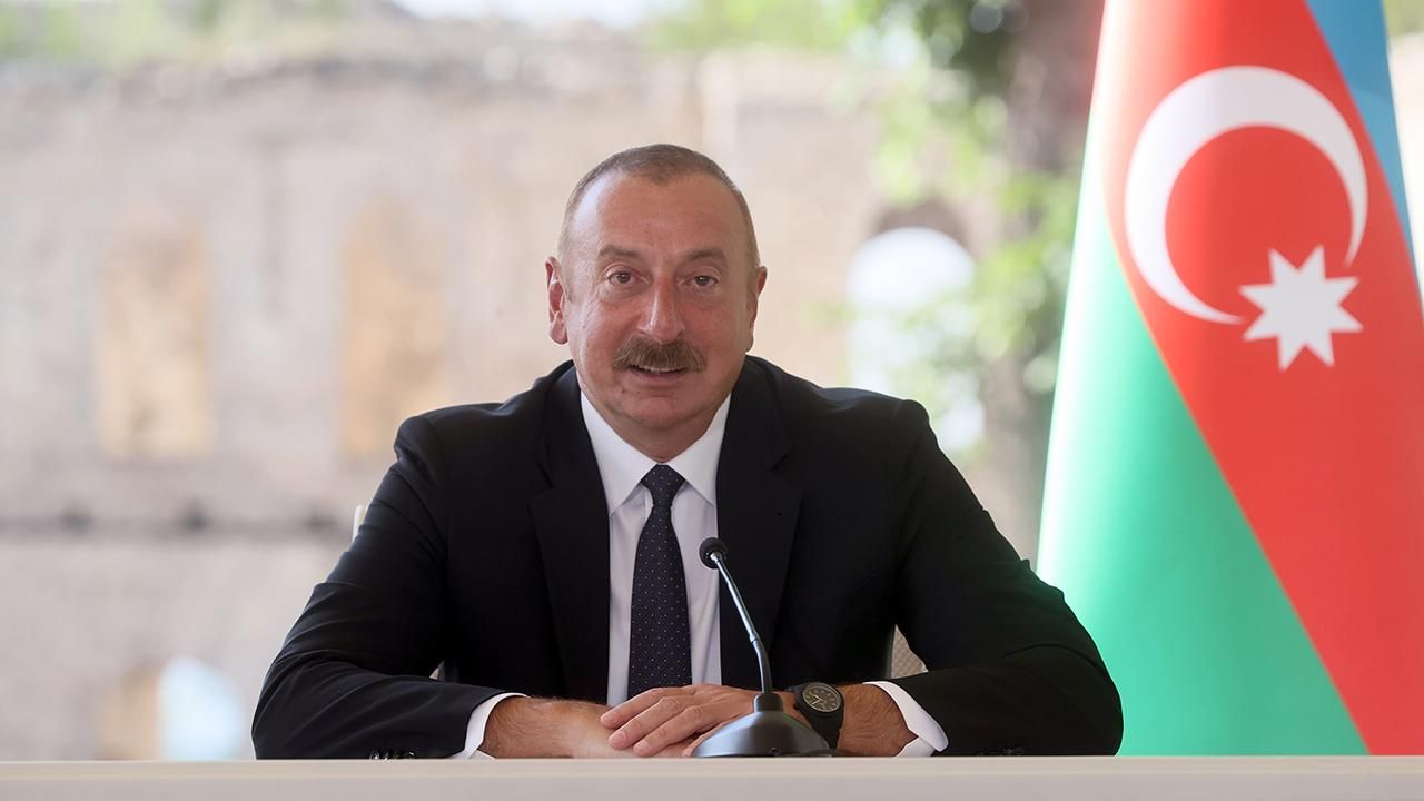 Resmi olmayan sonuçlara göre Aliyev yeniden Cumhurbaşkanı...