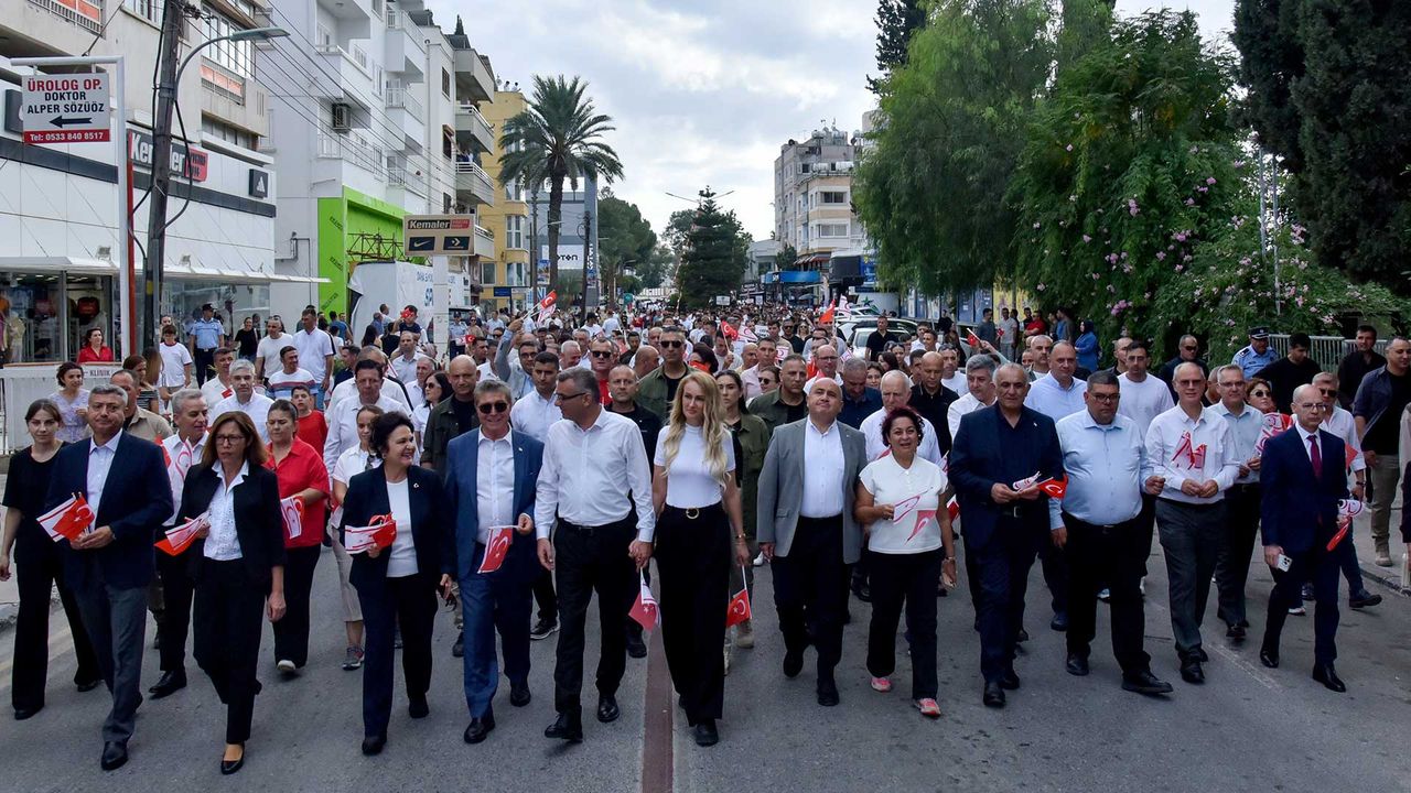 Başkent Lefkoşa’da “Cumhuriyet Korteji” düzenlendi…
