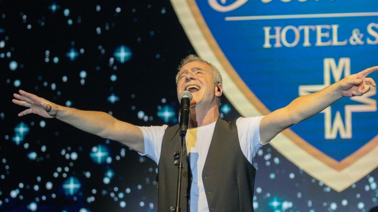 Levent Yüksel Merit Royal Dıamond’da nostalji rüzgârı estirdi