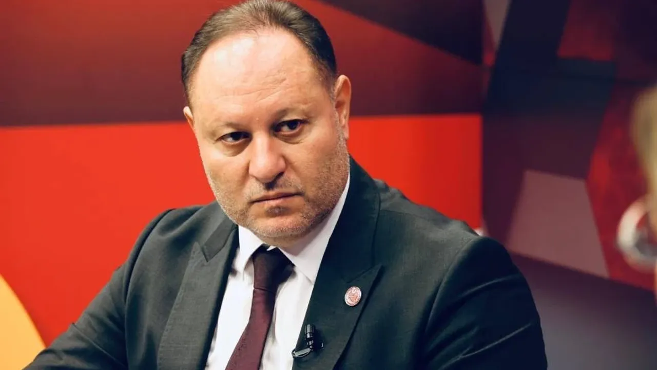 Öztürkler'den AP'nin anıt kararına tepki: Tarafsızlık ilkesine ve tarihsel gerçekliğe aykırı