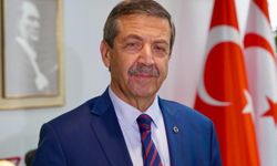 Dışişleri Bakanı Ertuğruloğlu, Ecevit’i andı