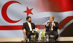 Cumhurbaşkanı Tatar, İngiltere Türk Diyanet Vakfı Camisi'nde vatandaşlarla sohbet etti