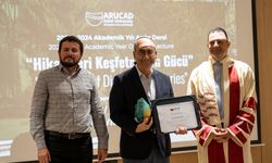 ARUCAD 2023-2024 Akademik Yılı açılış dersini Doç. Dr. Derviş Zaim verdi