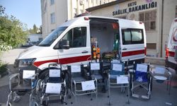 Sağlık Bakanlığına 2 ambulans ve tekerlekli sandalye bağışı