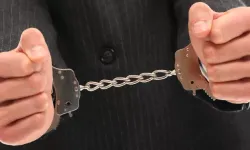 Eşinin çenesini kırdı, karakolu birbirine kattı
