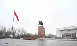 Kırgızistan'ın başkenti Bişkek'te şiddetli rüzgar nedeniyle "acil durum" ilan edildi