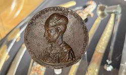 İngiltere'de Fatih Sultan Mehmet'in 'tılsımlı madalyonu' için verilen teklif kabul edilmedi