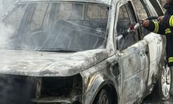 Girne’de park halindeki araçta yangın: Maddi hasar meydana geldi