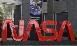 NASA'nın uzayda mahsur kalan iki astronotu, birlikte ilk uzay yürüyüşünü gerçekleştirdi