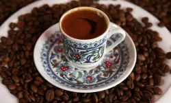 Yapay zekaya fal baktırdı, fincandan ‘E harfli kadın’ çıkınca boşandı