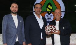 Bakan Gardiyanoğlu'ndan Alanyaspor Kulüp Başkanı Çavuşoğlu'na taziye ziyareti