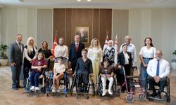 Tatar, Tekerlekli Sandalye Dans Milli Takımı sporcusu Yeliz Güllü ile bir araya geldi