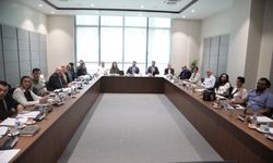 İdari, Kamu ve Sağlık İşleri Komitesi dört yasa tasarısı ve iki yasa önerisini ele aldı