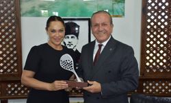 Ataoğlu, Hülya Avşar'ı kabul etti