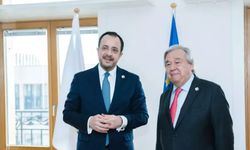 Hristodulidis ile Guterres Fransa’da bir araya geldi