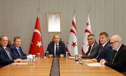 Cumhurbaşkanı Tatar, Meclis’te temsil edilen siyasi parti başkanlarıyla görüşüyor