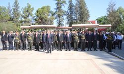 30 Ağustos Zafer Bayramı dolayısıyla Atatürk Anıtı'nda tören yapıldı