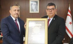 Maliye Bakanı Berova, Din İşleri Başkanı Moral'ı kabul etti...