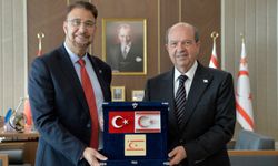 Cumhurbaşkanı Ersin Tatar, İngiltere Milletvekili Afzal Khan’ı kabul etti