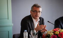 Erhürman: Anlatacak başarı hikayesi olmayanlar, kelime oyunu yapıyor