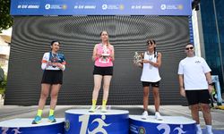 Lefkoşa Maratonu yaş gruplarında ödüller verildi