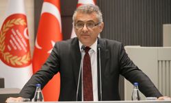 Erhürman: Atatürk, geleceğe ışık tutan büyük bir liderdir