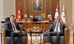 Erhürman, Uysal ve beraberindeki heyeti kabul etti