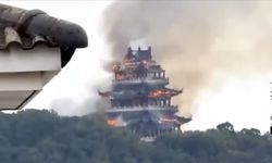 Çin'de 1500 yıllık bir tapınakta yangın çıktı