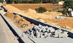 Erenköy-Karpaz Belediyesi köylere kaldırım döşüyor