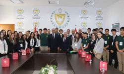 Milli Eğitim Bakanı Çavuşoğlu, Namık Kemal Lisesi ve İstanbul Vefa Lisesi öğrencilerini kabul etti