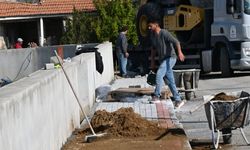 Güzelyurt Belediyesi kaldırım çalışmalarını Yuvacık'ta sürdürüyor