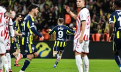 Samsunspor'u eleyen Fenerbahçe, Galatasaray'ın rakibi oldu