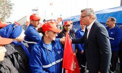 Tufan Erhürman Grevdeki İşçileri Ziyaret Etti