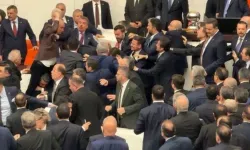 TBMM’de yemin krizi: Bakanların yemin töreninde arbede çıktı