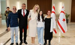 Cumhurbaşkanı Tufan Erhürman ve eşi Nilden Bektaş Erhürman halkla bayramlaştı