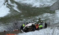 Türkiye'den acı haber... Hasta taşıyan ambulans, uçuruma yuvarlandı