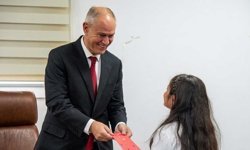 Sevgi Evi Çocuklarından Hasipoğlu’na 23 Nisan Ziyareti