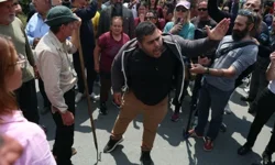 Güney'de Şap hastalığı protestosu: Yollar kapandı