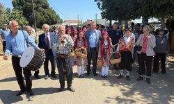 Başbakan Üstel, 15. Geleneksel Yeşilırmak Çilek Festivaline katıldı