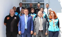 Arıklı: Uluslararası başarı kazanan sporcularımız ülkemizin pırlantalarıdır