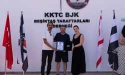 KKTC Beşiktaş Taraftarları Derneği, yeni dernek binasında üyelerine üyelik mazbatalarını takdim etti