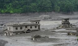 Nepal'de selde hayatını kaybedenlerin sayısı 162'ye yükseldi