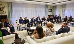 Yılmaz, Filo Jet faciasında kayıp yakınlarıyla bir araya geldi