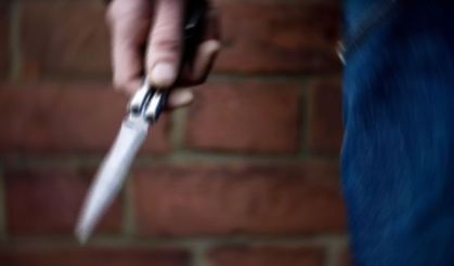 Lefkoşa’da sarhoş halde bıçak ve pala taşıyan şahıs tutuklandı