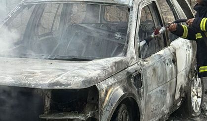 Girne’de park halindeki araçta yangın: Maddi hasar meydana geldi